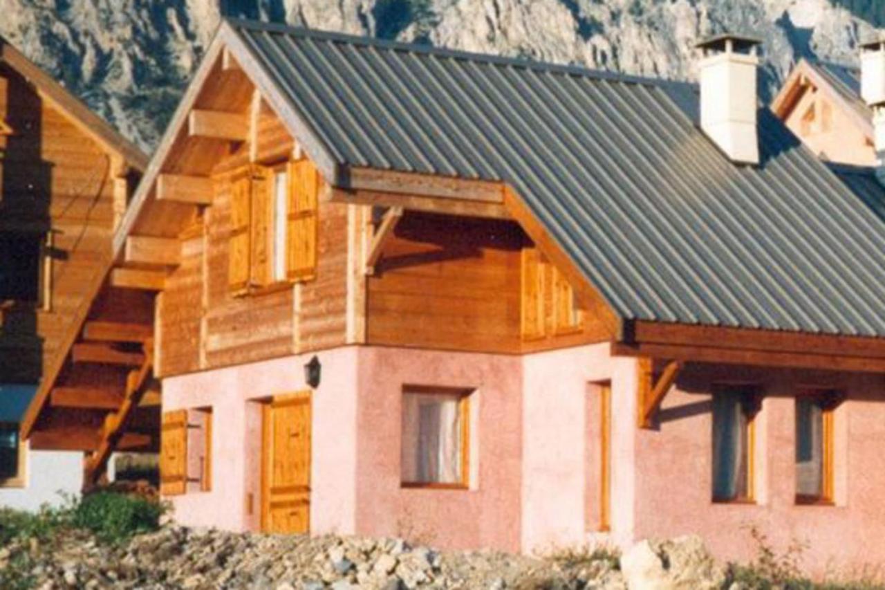 Chalet Le Mélézin hameau des Chazals Nevache Hautes Alpes Extérieur photo