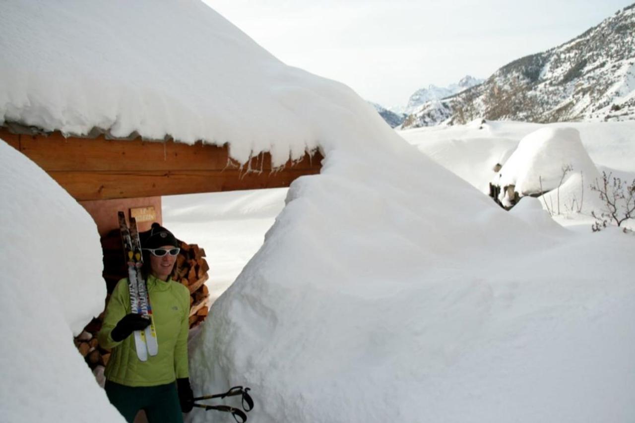 Chalet Le Mélézin hameau des Chazals Nevache Hautes Alpes Extérieur photo
